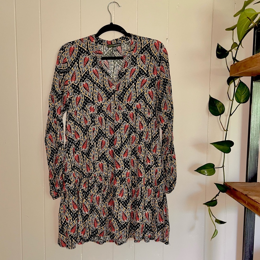 Elegant Black and Red Patterned Dress